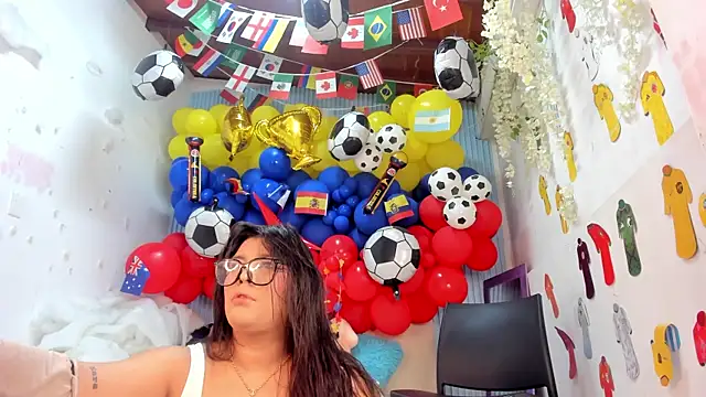 Danniela18  online show from July 21, 12:18 pm