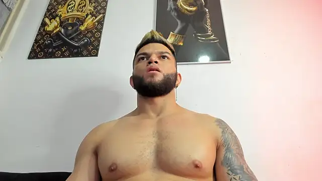 Snapshot of vincent_carusso94 chatting on November 7, 3:17 am vincent carusso94 online show from November 7, 3:17 am