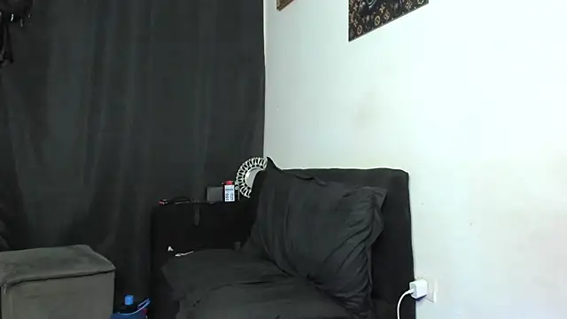 Snapshot of vincent_carusso94 chatting on July 4, 3:51 pm vincent carusso94 online show from July 4, 3:51 pm