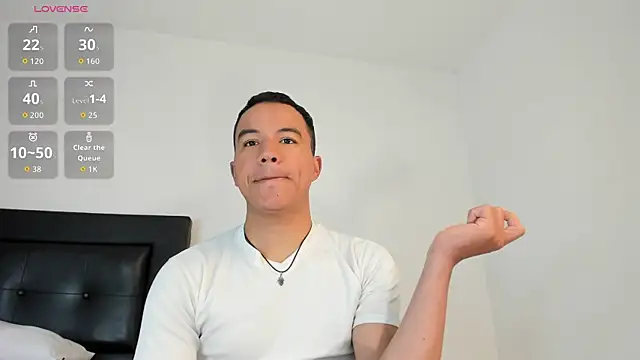 Snapshot of lucas_wellx chatting on July 14, 10:04 pm lucas wellx online show from July 14, 10:04 pm