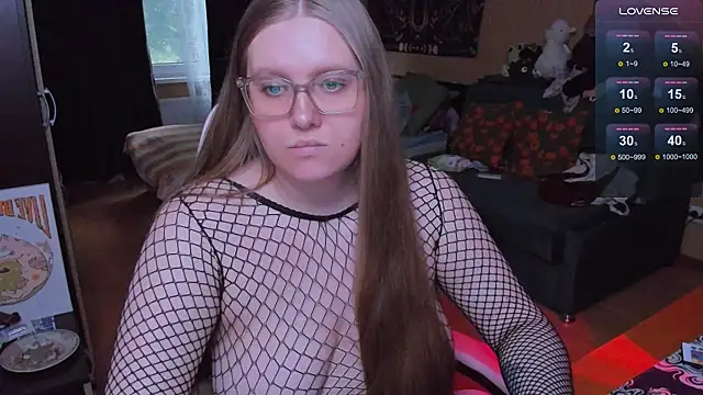 Alice Dreamgirl  online show from June 24, 7:07 am