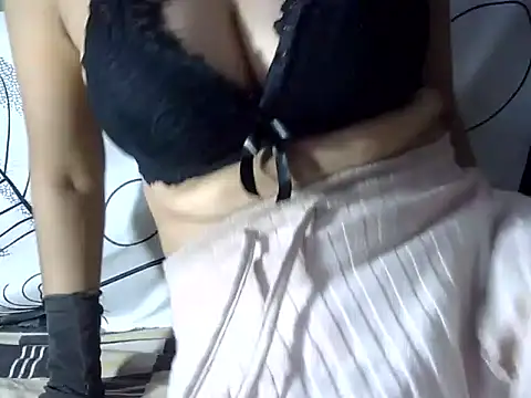 Snapshot of Lovely-Simran chatting on October 2, 6:26 pm Lovely-Simran online show from October 2, 6:26 pm