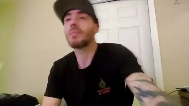 Huntzg23 online show from April 22, 5:43 am
