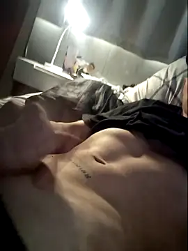 Snapshot of Leinad27 chatting on November 16, 5:18 pm Leinad27 online show from November 16, 5:18 pm