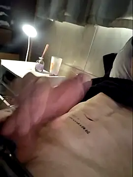 Snapshot of Leinad27 chatting on November 19, 4:07 pm Leinad27 online show from November 19, 4:07 pm