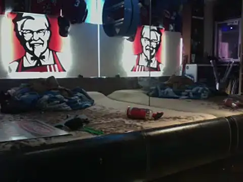 Snapshot of kinkycdslutsv chatting on December 23, 7:17 am kinkycdslutsv online show from December 23, 7:17 am