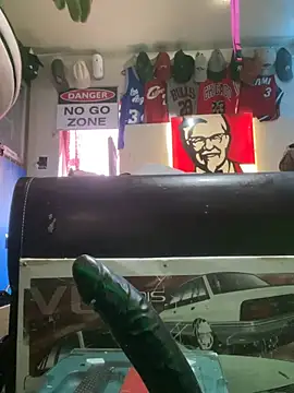 Snapshot of kinkycdslutsv chatting on January 13, 2:50 am kinkycdslutsv online show from January 13, 2:50 am