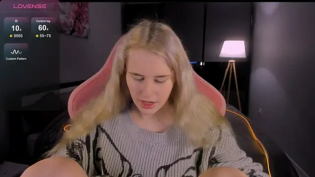 Molly Toads online show from February 3, 5:18 am