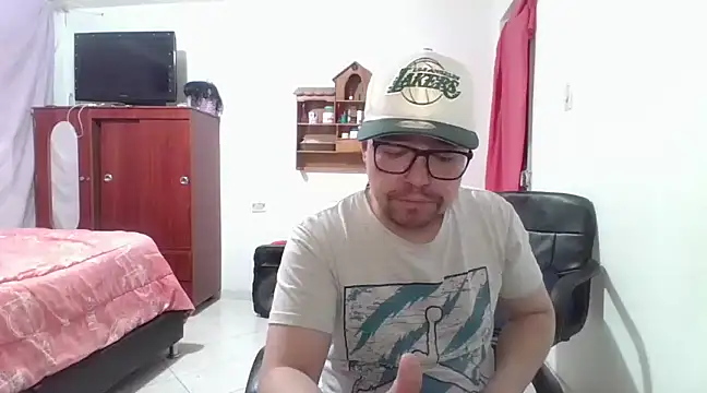 Snapshot of pecadodulce123 chatting on February 1, 2:47 am pecadodulce123 online show from February 1, 2:47 am