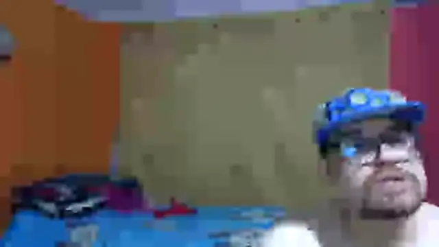 Snapshot of pecadodulce123 chatting on December 1, 1:32 am pecadodulce123 online show from December 1, 1:32 am