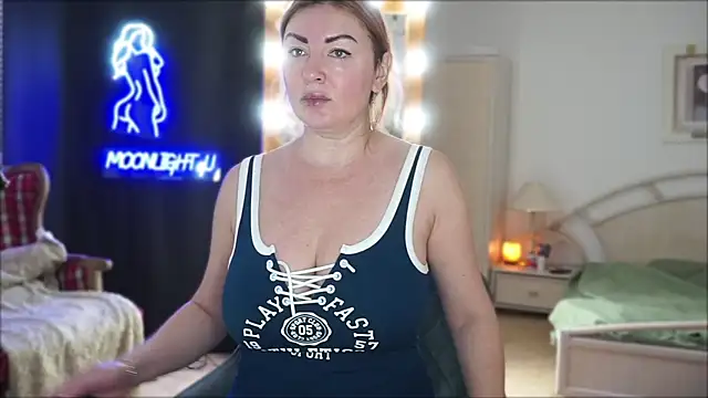 moonlight4u online show from February 4, 5:21 am