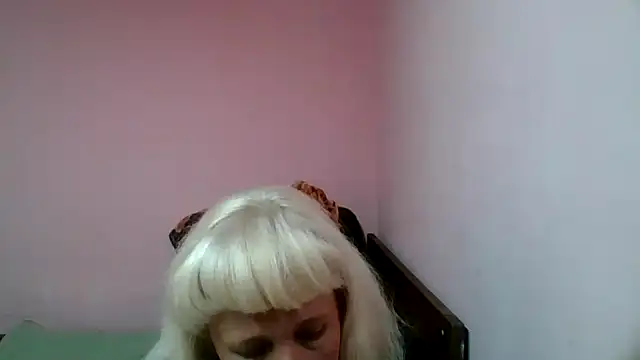 Snapshot of sakura_blonde chatting on February 16, 5:37 pm sakura blonde online show from February 16, 5:37 pm