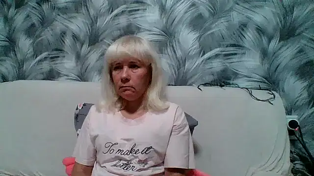 Snapshot of sakura_blonde chatting on October 4, 5:05 am sakura blonde online show from October 4, 5:05 am