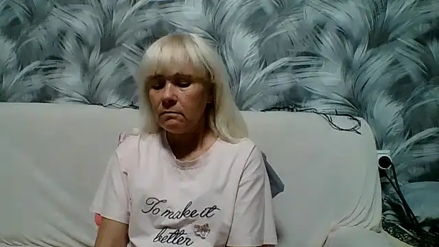 Snapshot of sakura_blonde chatting on October 4, 7:34 pm sakura blonde online show from October 4, 7:34 pm