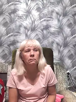 Snapshot of sakura_blonde chatting on October 10, 2:54 am sakura blonde online show from October 10, 2:54 am