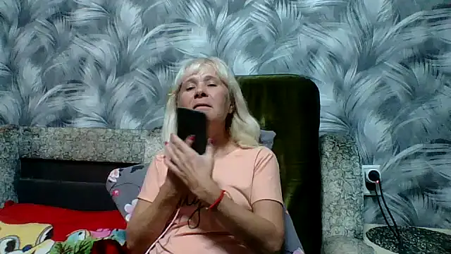 Snapshot of sakura_blonde chatting on October 11, 6:39 pm sakura blonde online show from October 11, 6:39 pm