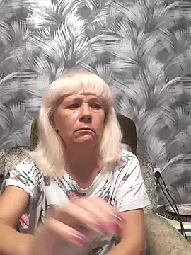Snapshot of sakura_blonde chatting on October 25, 3:47 am sakura blonde online show from October 25, 3:47 am