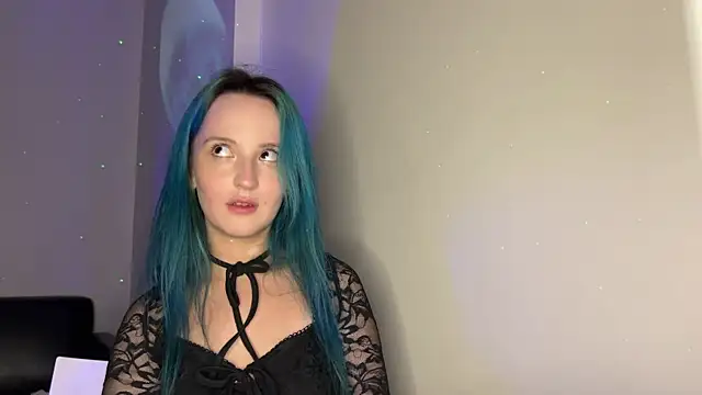 Snapshot of bumble_bee chatting on January 13, 4:08 pm bumble bee online show from January 13, 4:08 pm