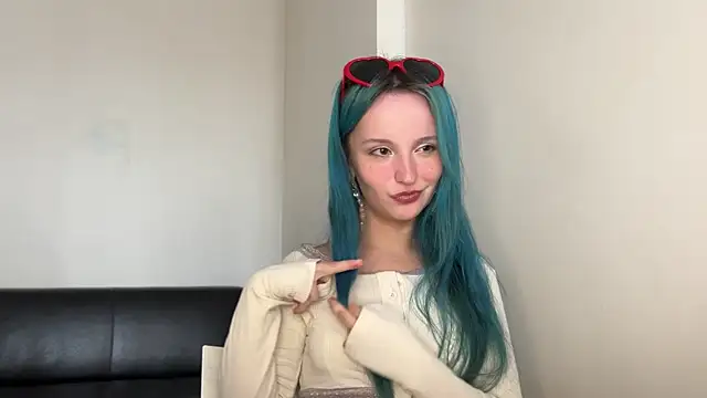 Snapshot of bumble_bee chatting on January 16, 8:54 am bumble bee online show from January 16, 8:54 am