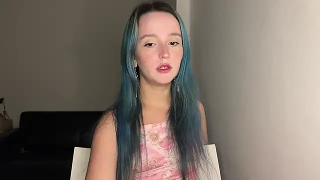 Snapshot of bumble_bee chatting on March 3, 1:09 pm bumble bee online show from March 3, 1:09 pm