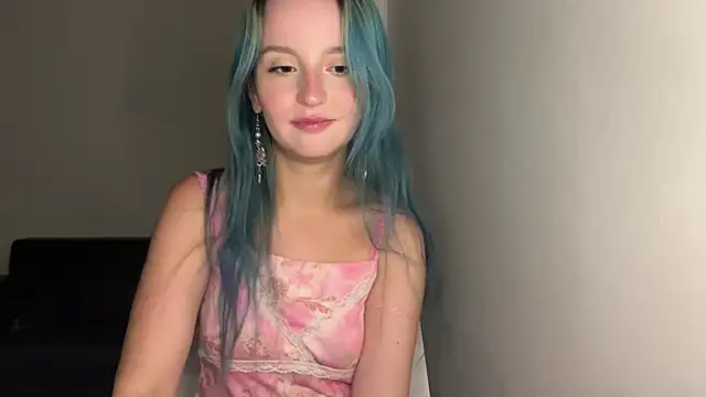 Snapshot of bumble_bee chatting on March 3, 4:14 pm bumble bee online show from March 3, 4:14 pm