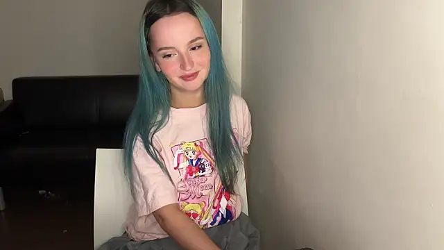 Snapshot of bumble_bee chatting on March 10, 2:05 pm bumble bee online show from March 10, 2:05 pm