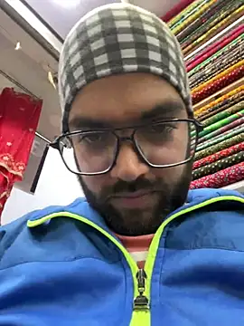 Snapshot of Arsh_Loves_Luv chatting on December 27, 12:23 pm Arsh Loves Luv online show from December 27, 12:23 pm