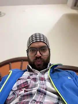 Snapshot of Arsh_Loves_Luv chatting on January 5, 2:08 pm Arsh Loves Luv online show from January 5, 2:08 pm