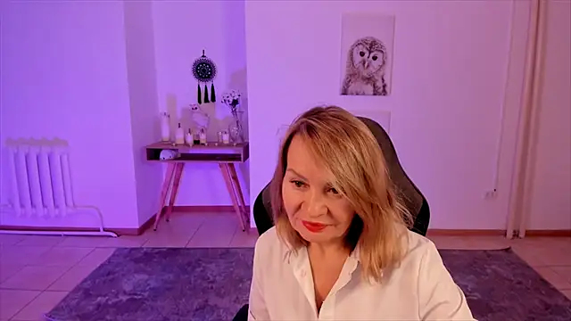 Snapshot of RosalindaFortuna chatting on January 15, 2:13 pm RosalindaFortuna online show from January 15, 2:13 pm