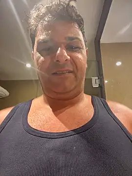 SecretlyDD online show from March 5, 4:24 pm