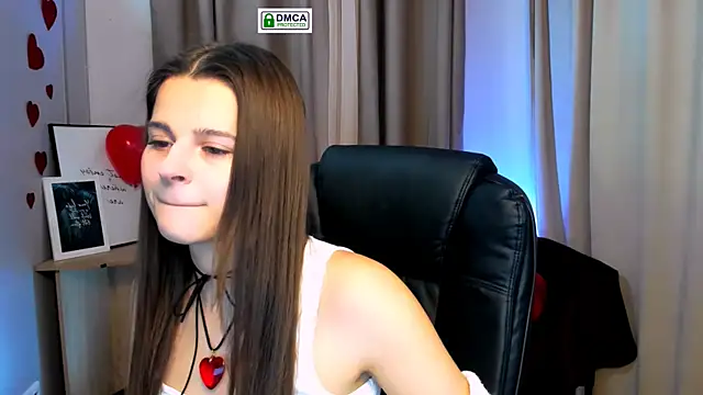 Snapshot of berry_alma chatting on February 25, 12:03 am berry alma online show from February 25, 12:03 am