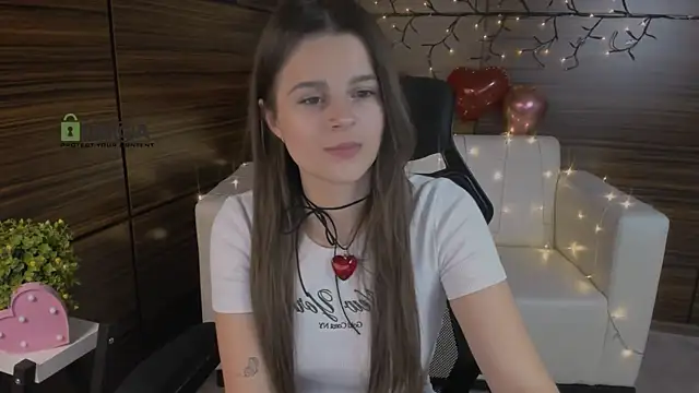 Snapshot of berry_alma chatting on February 26, 11:48 pm berry alma online show from February 26, 11:48 pm