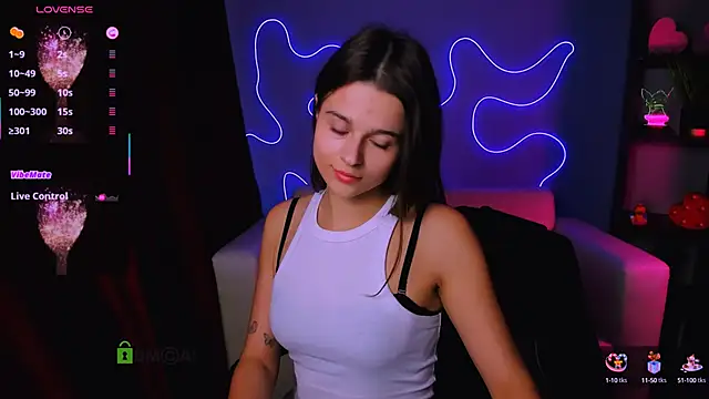 Snapshot of berry_alma chatting on October 7, 1:41 pm berry alma online show from October 7, 1:41 pm