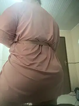 Snapshot of pAuLa_- chatting on February 18, 10:14 pm pAuLa - online show from February 18, 10:14 pm