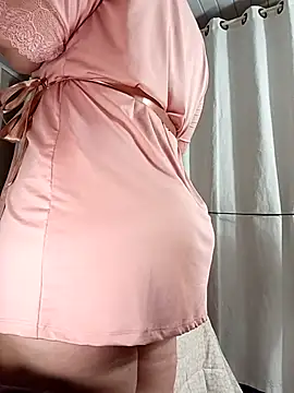 Snapshot of pAuLa_- chatting on February 25, 12:24 pm pAuLa - online show from February 25, 12:24 pm