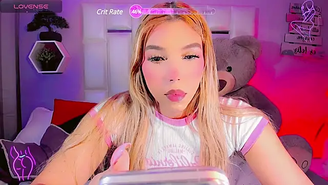 Snapshot of Aileen_18 chatting on January 31, 12:17 am Aileen 18 online show from January 31, 12:17 am