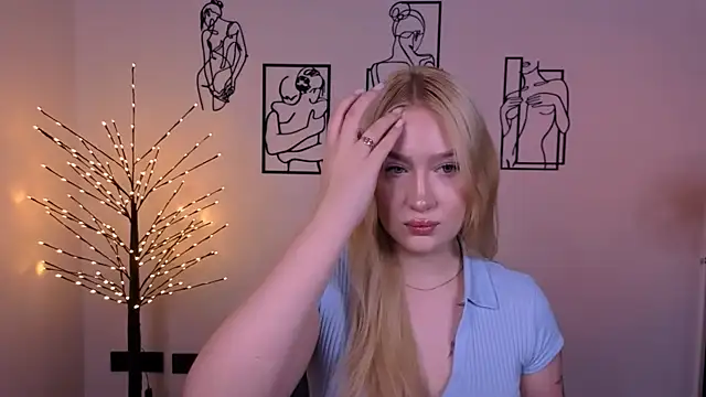 playful sophie online show from July 23, 7:23 pm