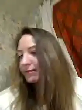 Snapshot of KattyLuuu chatting on January 2, 11:27 pm KattyLuuu online show from January 2, 11:27 pm