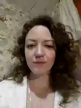 Snapshot of KattyLuuu chatting on January 4, 8:16 pm KattyLuuu online show from January 4, 8:16 pm