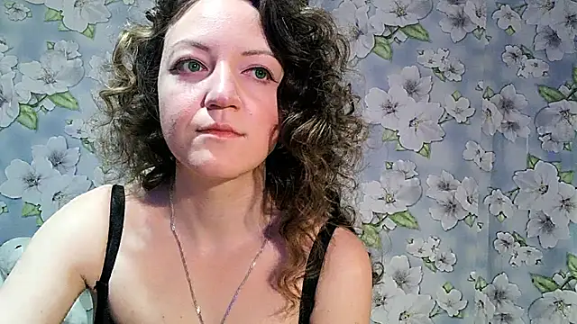 Snapshot of KattyLuuu chatting on January 8, 7:03 pm KattyLuuu online show from January 8, 7:03 pm