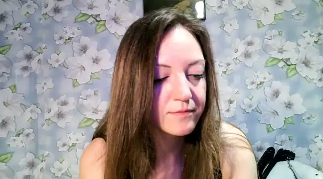 Snapshot of KattyLuuu chatting on January 10, 8:40 am KattyLuuu online show from January 10, 8:40 am