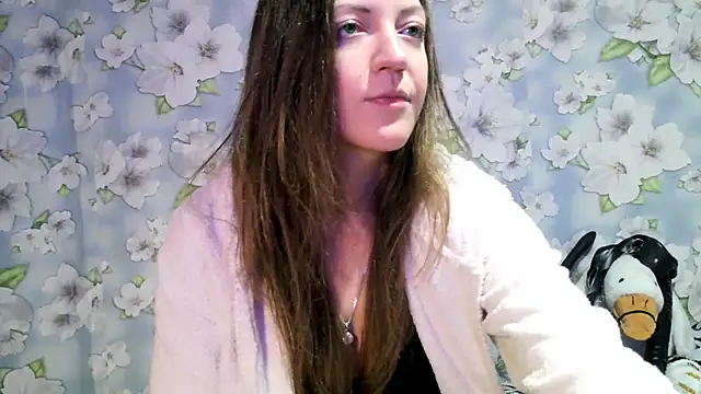 Snapshot of KattyLuuu chatting on January 10, 11:39 pm KattyLuuu online show from January 10, 11:39 pm