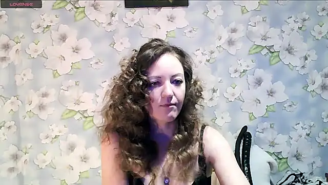 Snapshot of KattyLuuu chatting on February 2, 9:02 pm KattyLuuu online show from February 2, 9:02 pm