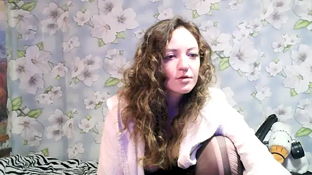 Snapshot of KattyLuuu chatting on February 5, 11:50 pm KattyLuuu online show from February 5, 11:50 pm