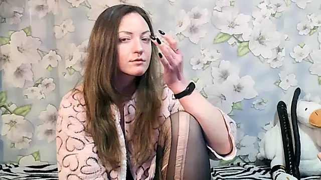 Snapshot of KattyLuuu chatting on February 14, 11:31 pm KattyLuuu online show from February 14, 11:31 pm