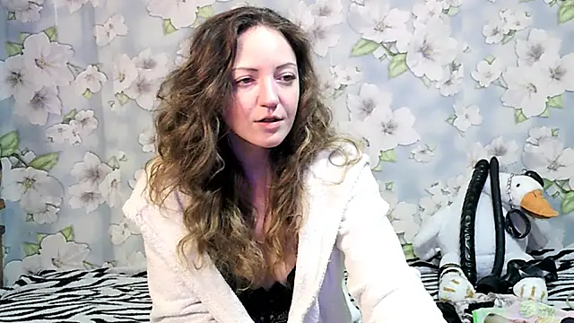 Snapshot of KattyLuuu chatting on March 20, 6:41 am KattyLuuu online show from March 20, 6:41 am