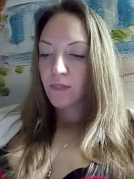 Snapshot of KattyLuuu chatting on December 14, 9:25 am KattyLuuu online show from December 14, 9:25 am