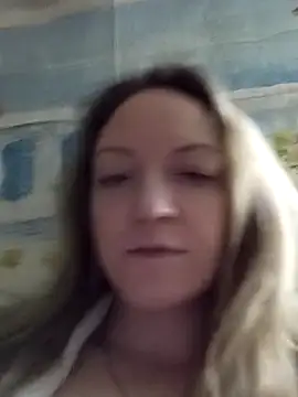 Snapshot of KattyLuuu chatting on December 18, 9:21 pm KattyLuuu online show from December 18, 9:21 pm