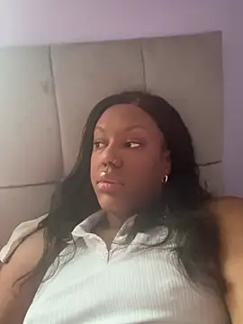 Snapshot of LavenderBuxton chatting on December 28, 12:24 pm LavenderBuxton online show from December 28, 12:24 pm