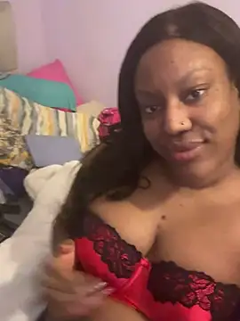 Snapshot of LavenderBuxton chatting on January 4, 7:34 pm LavenderBuxton online show from January 4, 7:34 pm